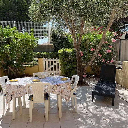 Appartement Location T2 : Piscine, Parking, Clim, Proche - Idéal Famille - Fr-1-796-1